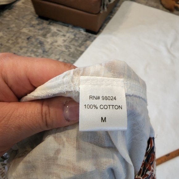 NWT House of Harlow smocked marbled rust skirt. M - Picture 9 of 13